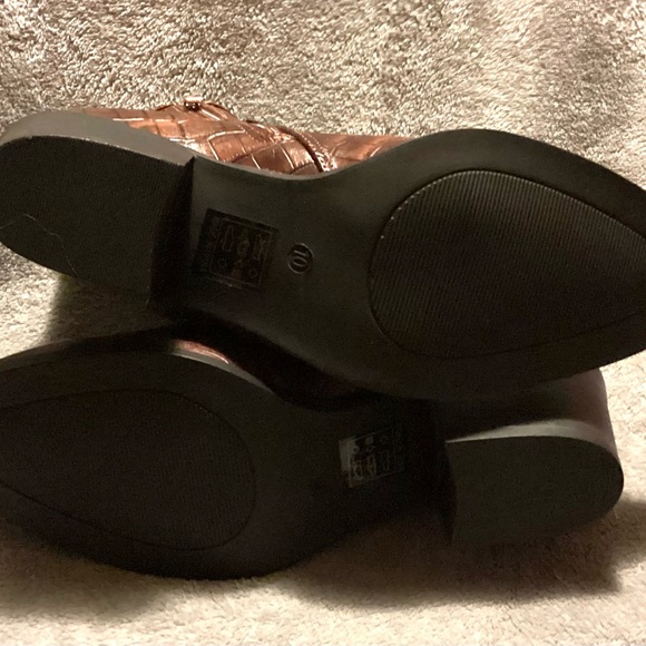 Women’s NIB cognac brown GC. SHOES faux-croc-skin harnessed cowboy booties/ 10M - Picture 5 of 5